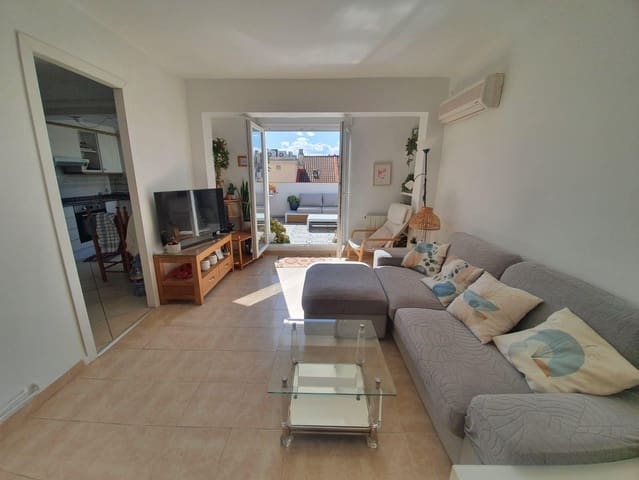 2 bedroom Penthouse for rent in Nou Moles, Valencia city with garage - € 1,750 (Ref: 9855492)