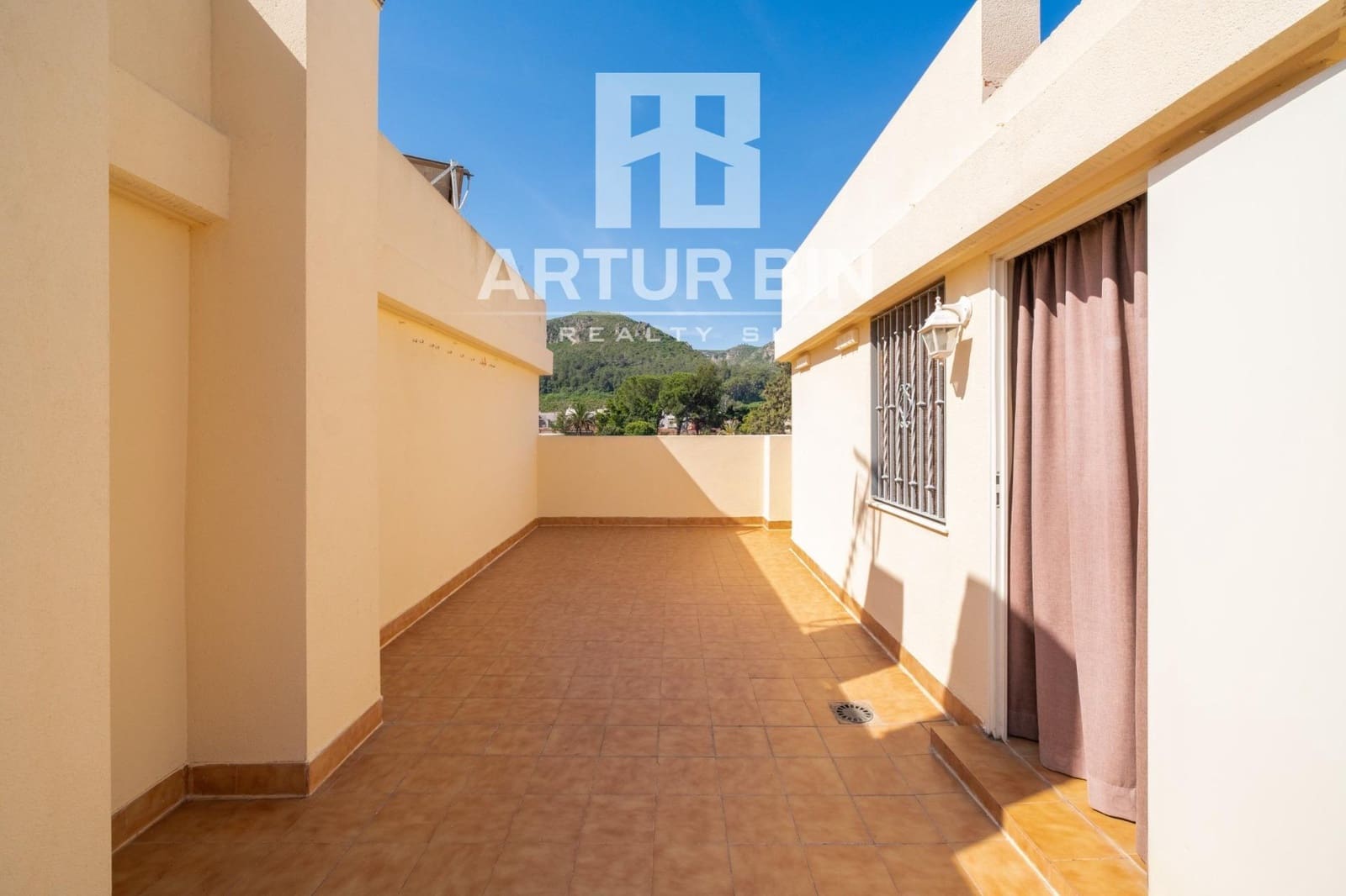 3 soveværelse Semi-Rækkehus til salg i Alzira - € 385.000 (Ref: 9855493)