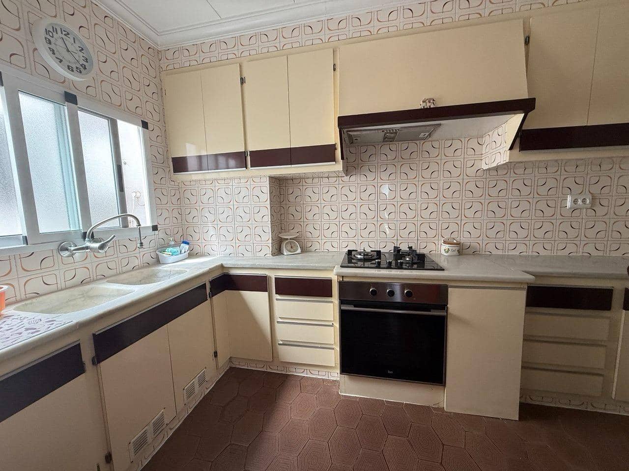 4 bedroom Apartment for sale in La Vall d'Uixo - € 110,000 (Ref: 9860123)