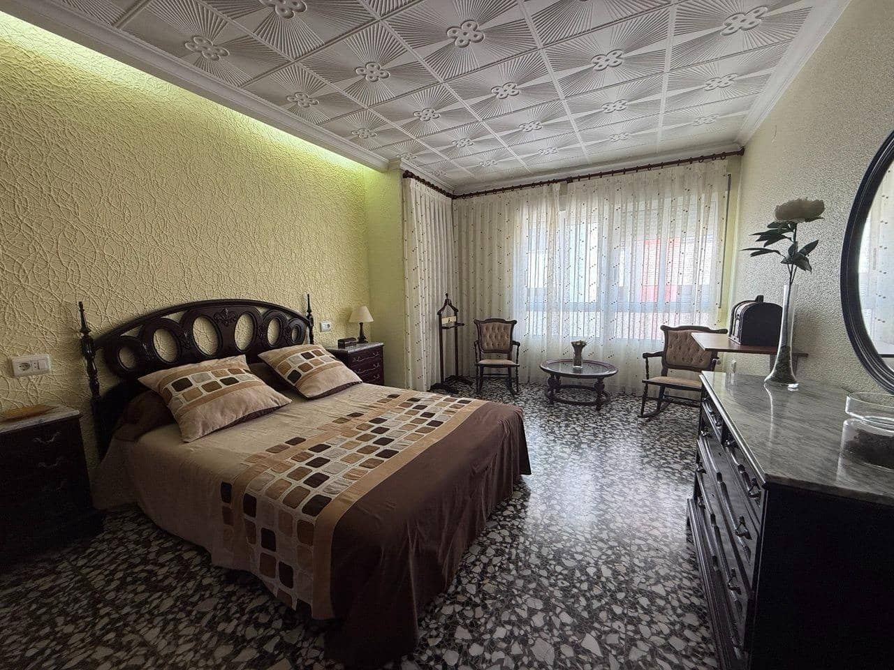4 bedroom Apartment for sale in La Vall d'Uixo - € 110,000 (Ref: 9860123)