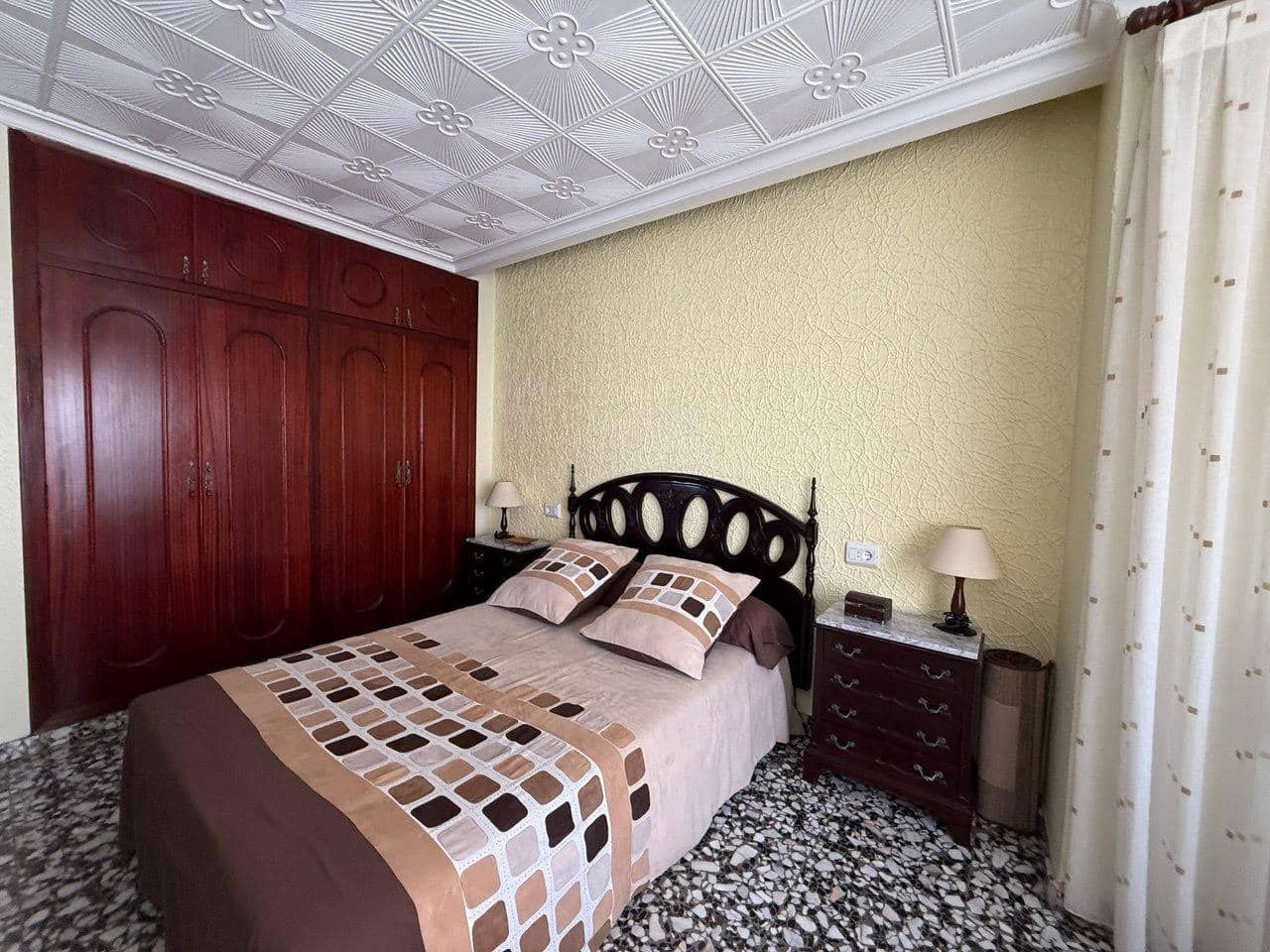 4 bedroom Apartment for sale in La Vall d'Uixo - € 110,000 (Ref: 9860123)