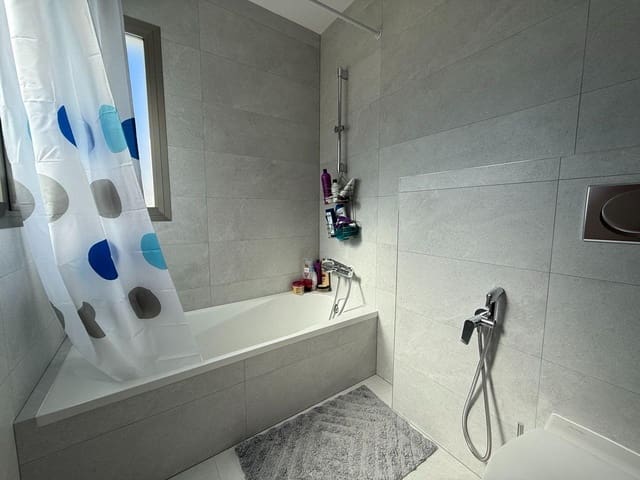 4 bedroom Terraced Villa for rent in Alginet with pool garage - € 2,500 (Ref: 9865223)