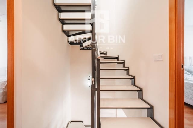 Villa/Maison Mitoyenne de 4 chambres à louer à Alginet avec piscine garage - 2 500 € (Ref: 9865223)