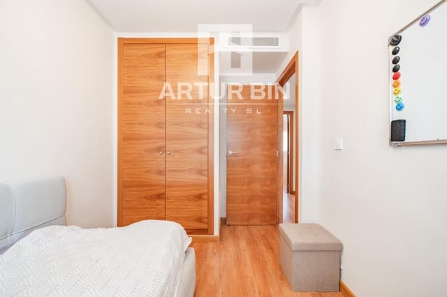 Villa/Maison Mitoyenne de 4 chambres à louer à Alginet avec piscine garage - 2 500 € (Ref: 9865223)