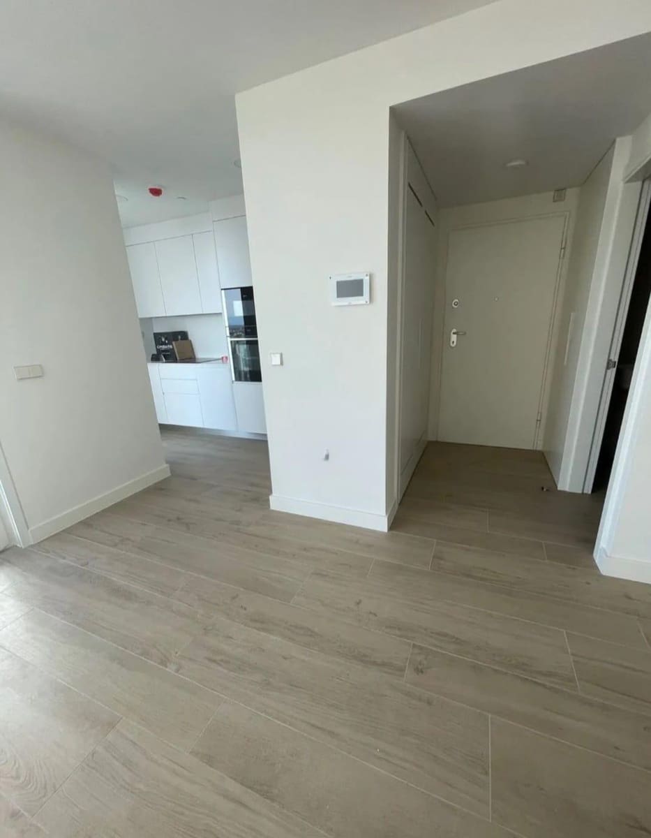 2 bedroom Apartment for rent in Valencia city with pool garage - € 3,200 (Ref: 9865224)