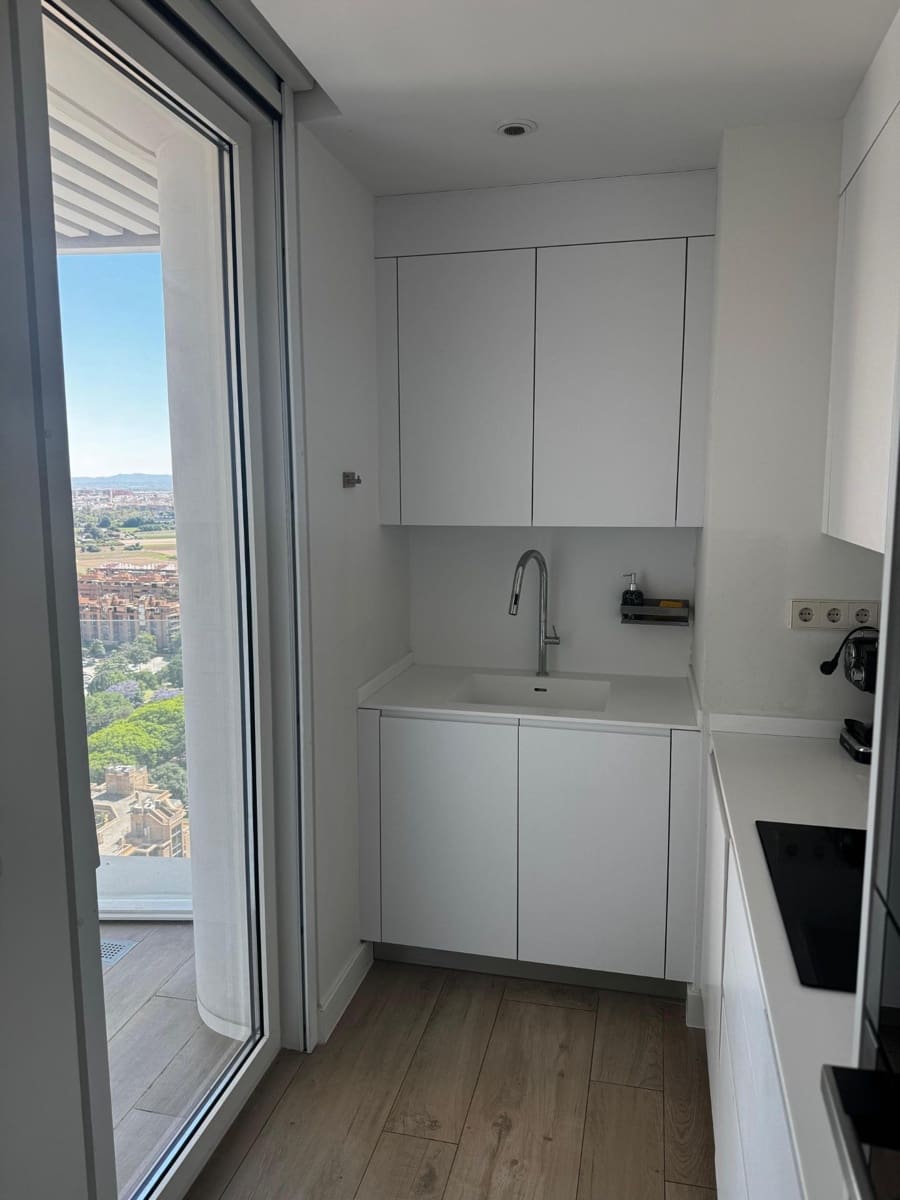 2 bedroom Apartment for rent in Valencia city with pool garage - € 3,200 (Ref: 9865224)