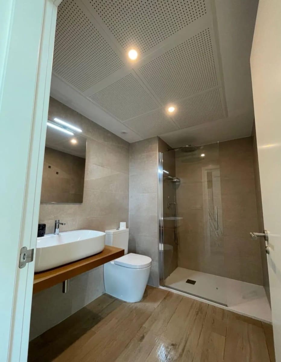 2 bedroom Apartment for rent in Valencia city with pool garage - € 3,200 (Ref: 9865224)