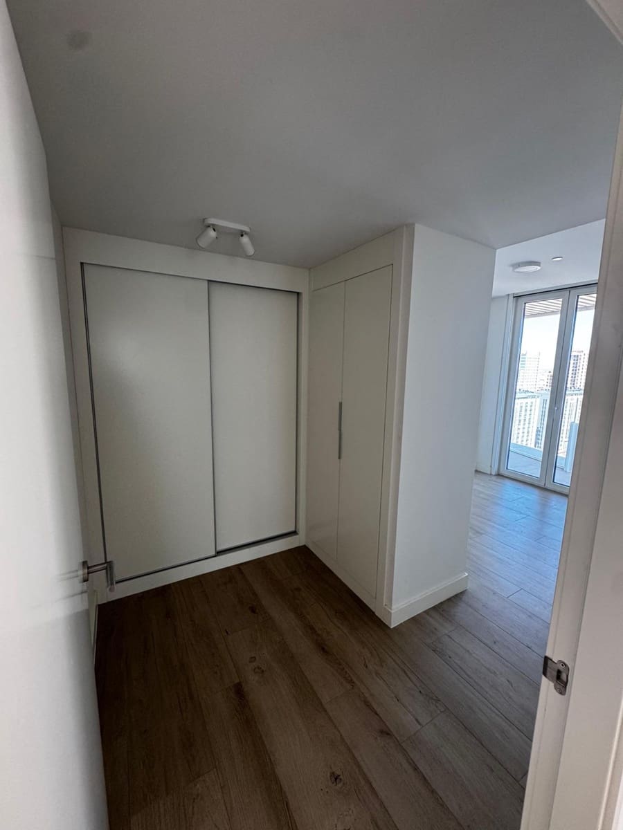 2 bedroom Apartment for rent in Valencia city with pool garage - € 3,200 (Ref: 9865224)