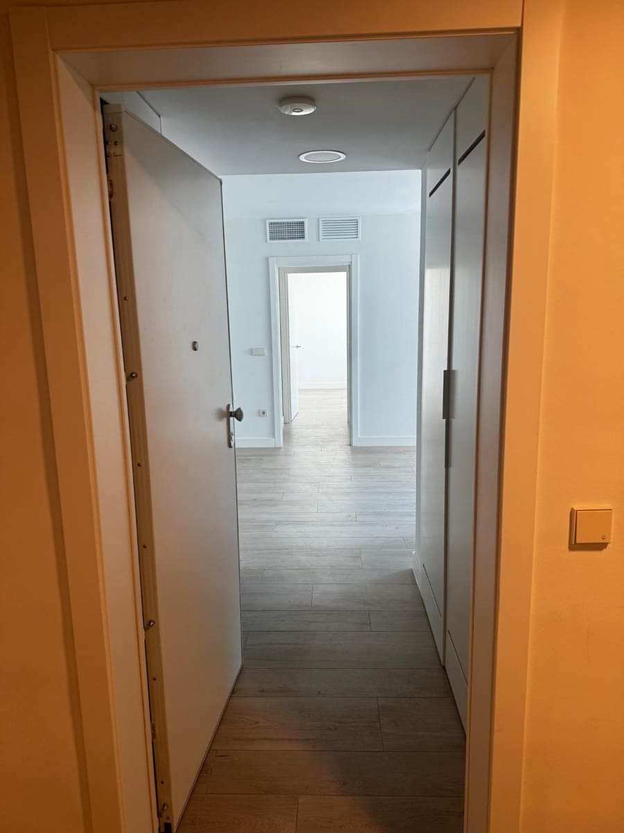 2 bedroom Apartment for rent in Valencia city with pool garage - € 3,200 (Ref: 9865224)