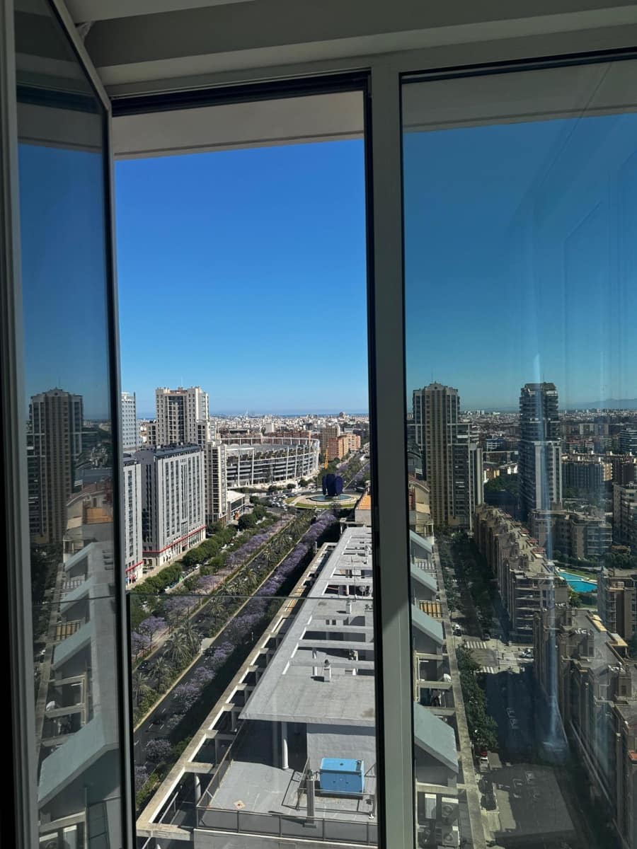 2 bedroom Apartment for rent in Valencia city with pool garage - € 3,200 (Ref: 9865224)