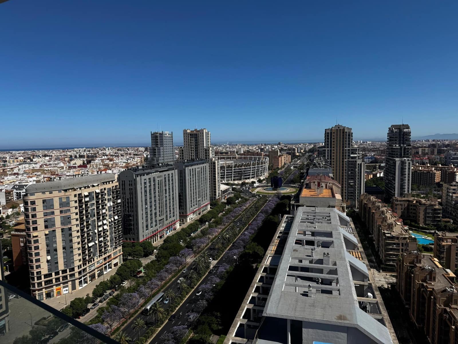 2 bedroom Apartment for rent in Valencia city with pool garage - € 3,200 (Ref: 9865224)
