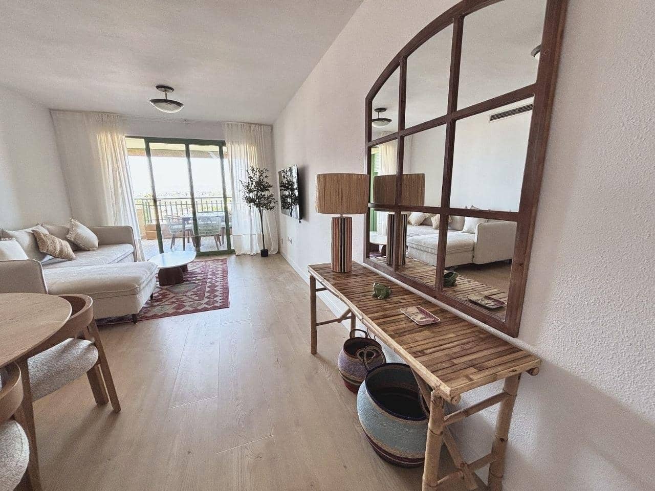 2 bedroom Apartment for rent in Valencia city with pool - € 1,900 (Ref: 9867038)