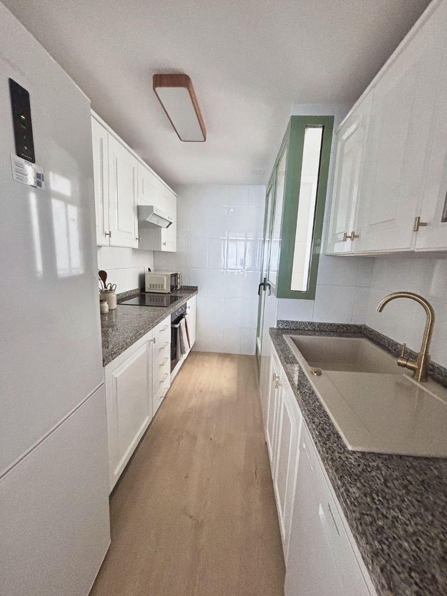 2 bedroom Apartment for rent in Valencia city with pool - € 1,900 (Ref: 9867038)