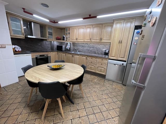 3 slaapkamer Appartement te koop in Manises - € 260.000 (Ref: 9868618)