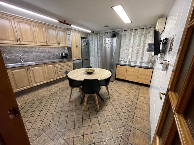 3 slaapkamer Appartement te koop in Manises - € 260.000 (Ref: 9868618)
