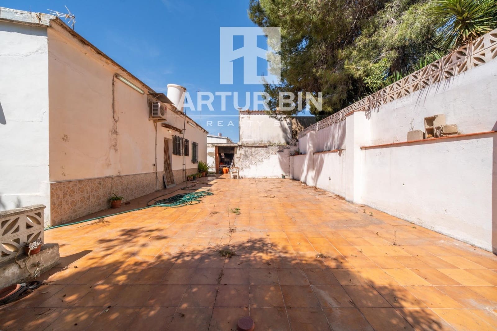 4 bedroom Finca/Country House for sale in Godelleta - € 228,000 (Ref: 9876466)