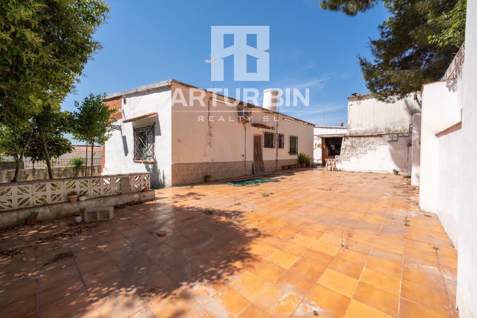 4 bedroom Finca/Country House for sale in Godelleta - € 228,000 (Ref: 9876466)