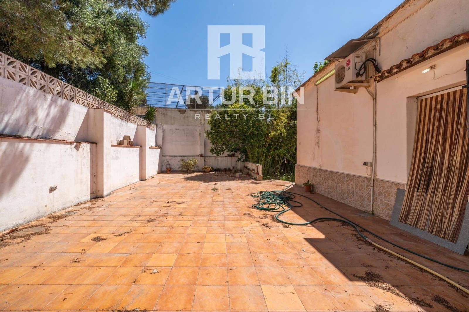 4 bedroom Finca/Country House for sale in Godelleta - € 228,000 (Ref: 9876466)