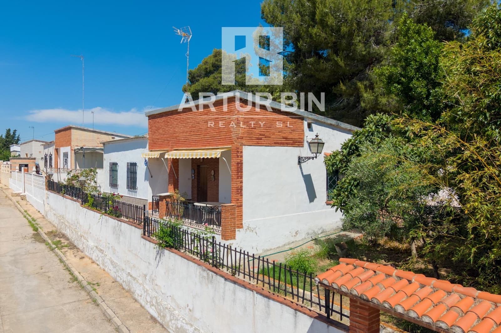 4 bedroom Finca/Country House for sale in Godelleta - € 228,000 (Ref: 9876466)