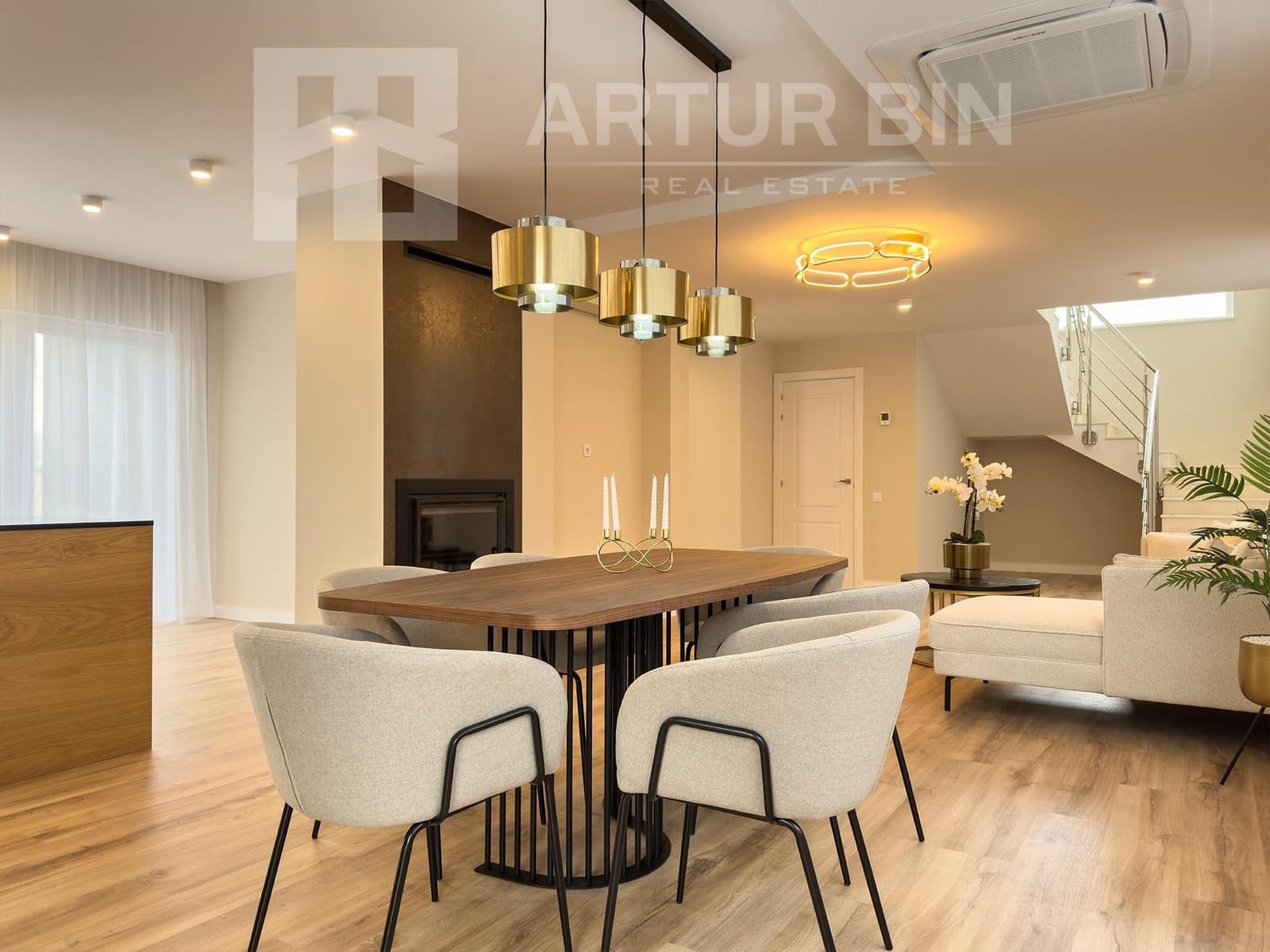 Chalet de 4 habitaciones en Calpe / Calp en venta con piscina - 1.090.000 € (Ref: 9878889)