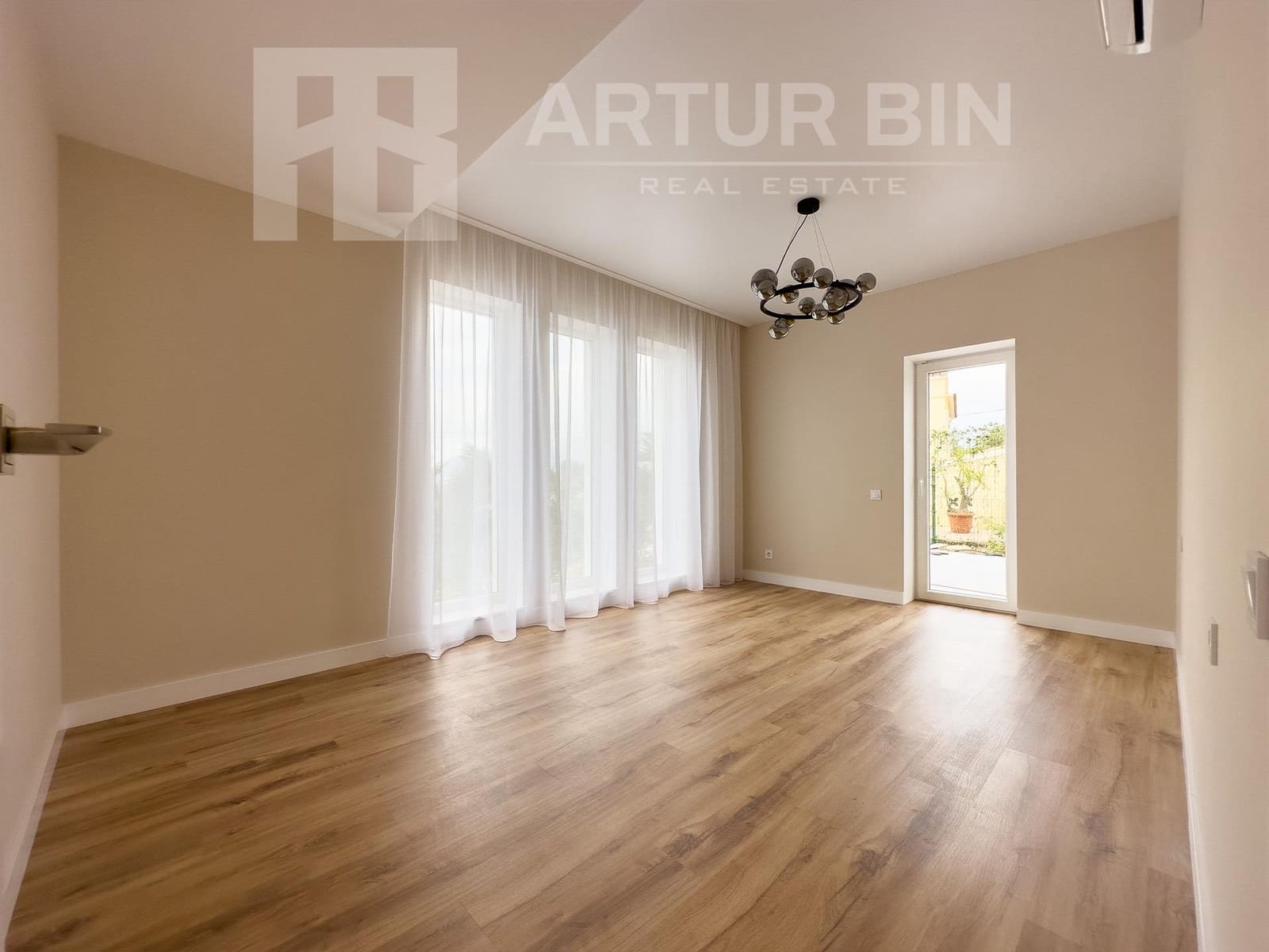 Chalet de 4 habitaciones en Calpe / Calp en venta con piscina - 1.090.000 € (Ref: 9878889)