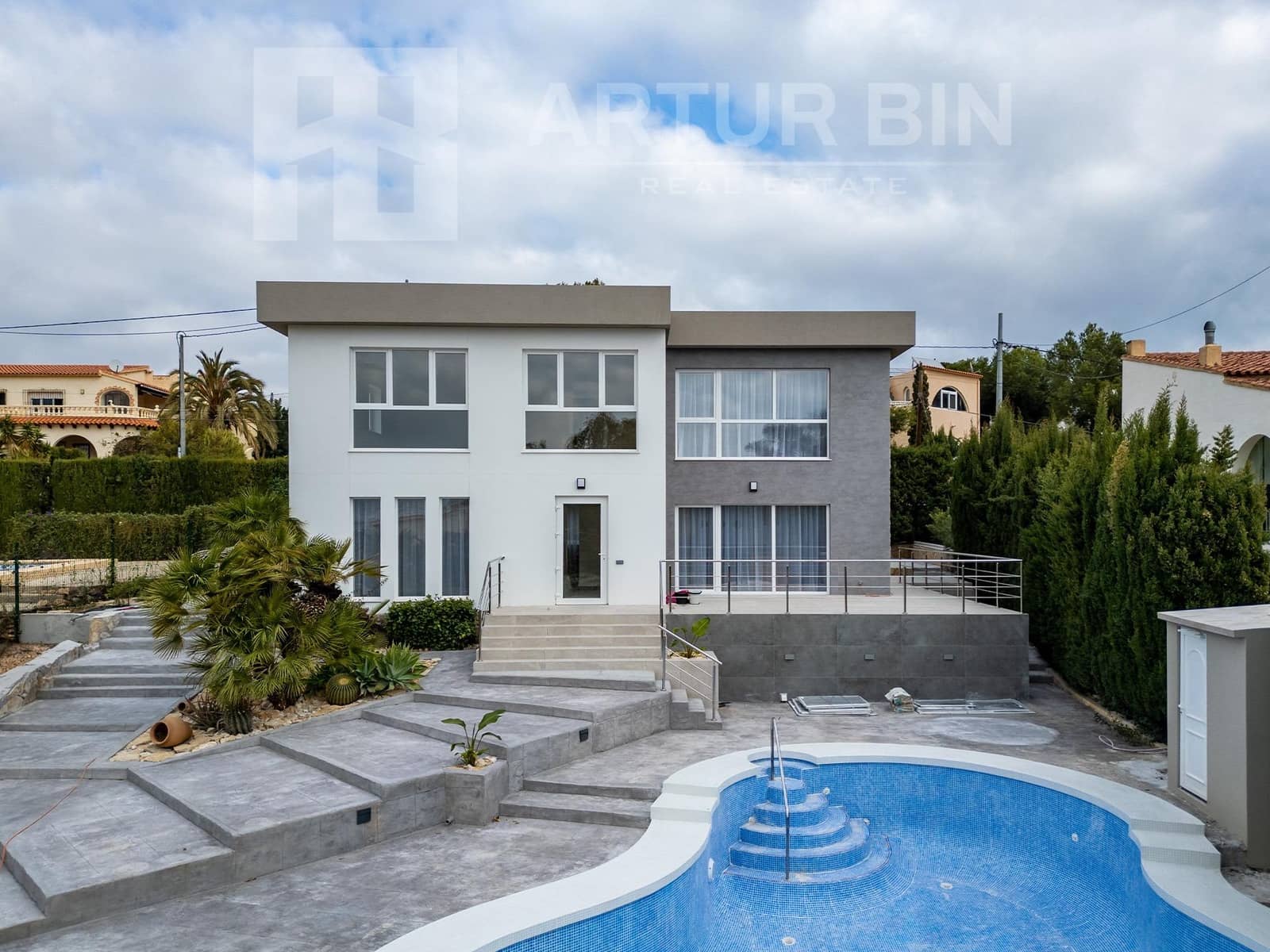 Chalet de 4 habitaciones en Calpe / Calp en venta con piscina - 1.090.000 € (Ref: 9878889)