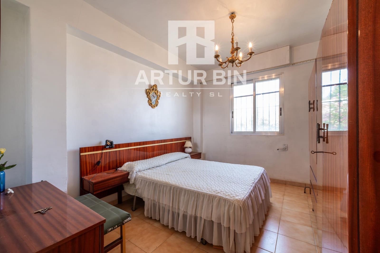 7 bedroom Villa for sale in Corbera with garage - € 200,000 (Ref: 9878890)