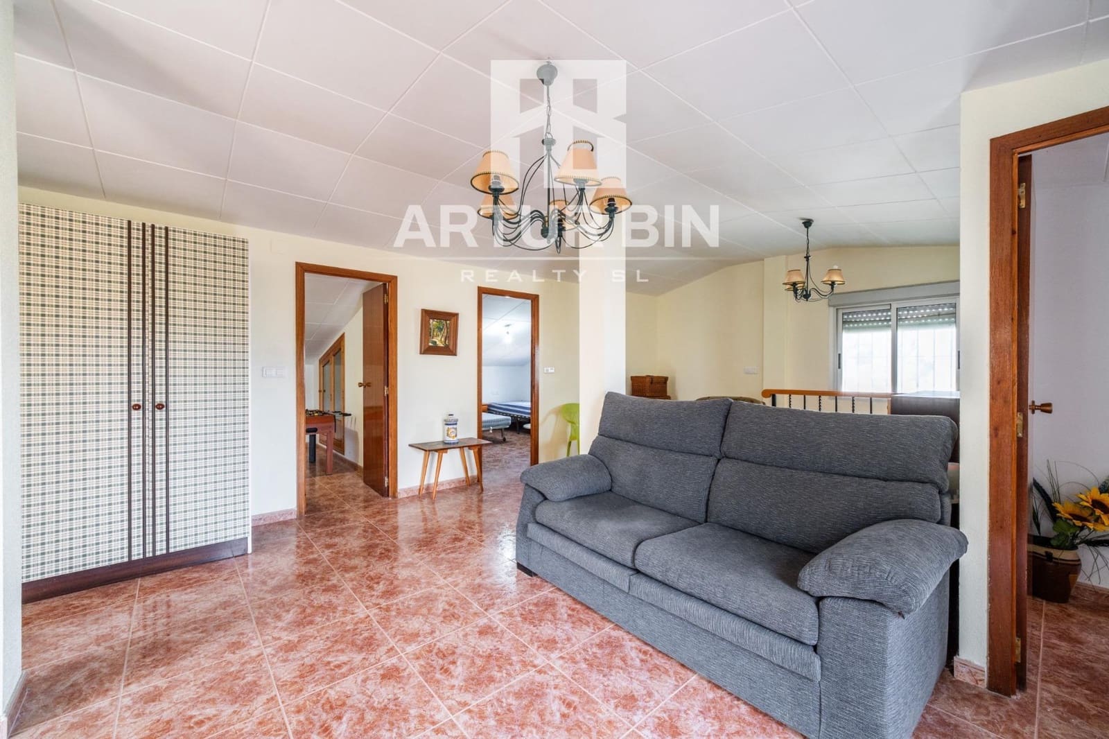 7 bedroom Villa for sale in Corbera with garage - € 200,000 (Ref: 9878890)