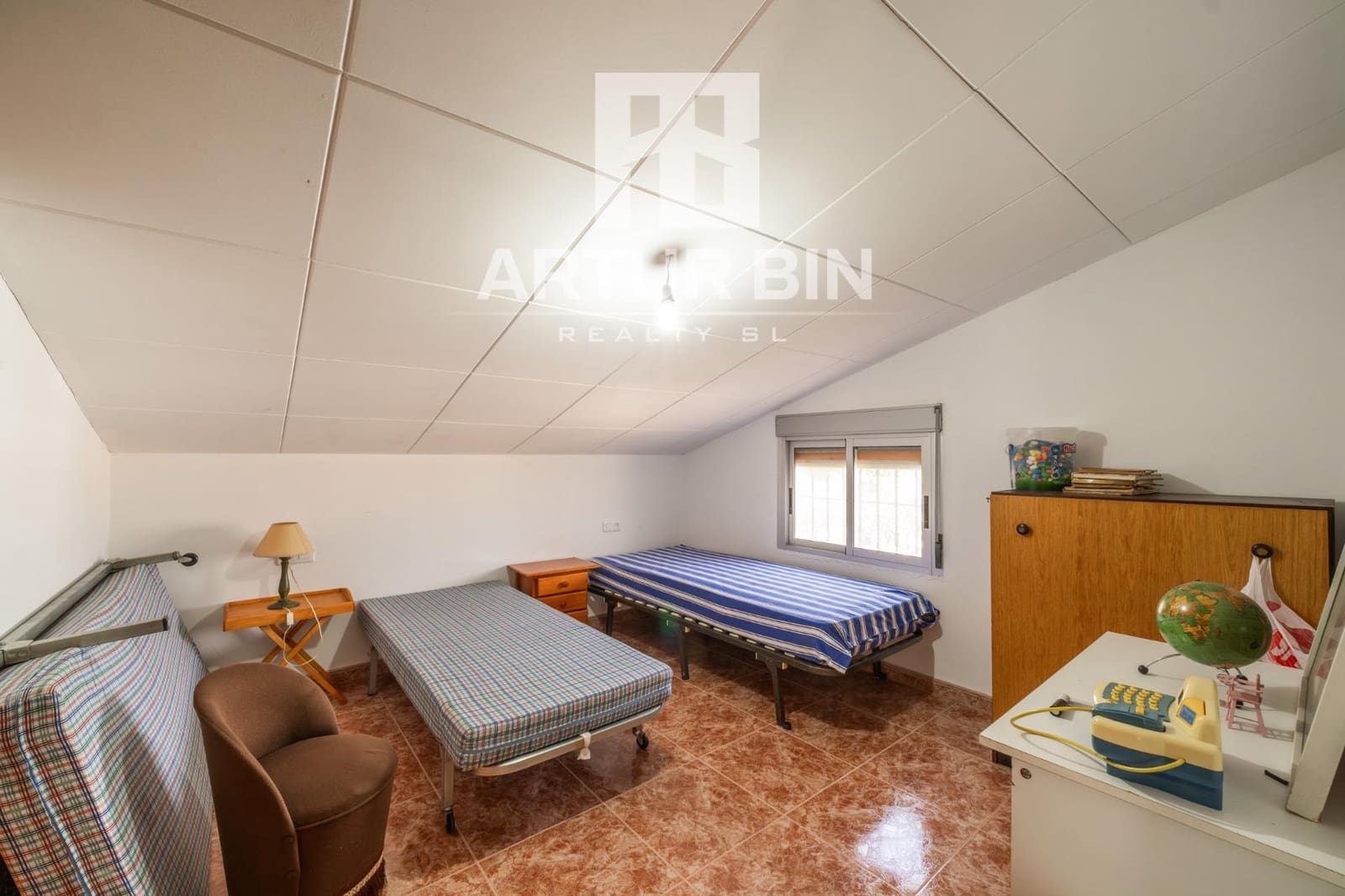 7 bedroom Villa for sale in Corbera with garage - € 200,000 (Ref: 9878890)