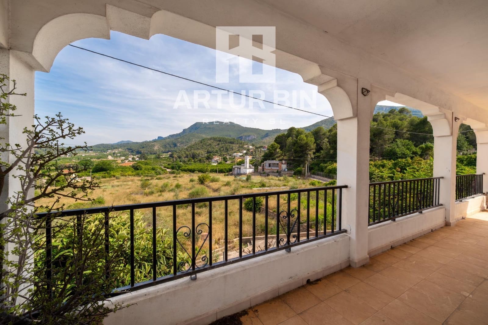 7 bedroom Villa for sale in Corbera with garage - € 200,000 (Ref: 9878890)