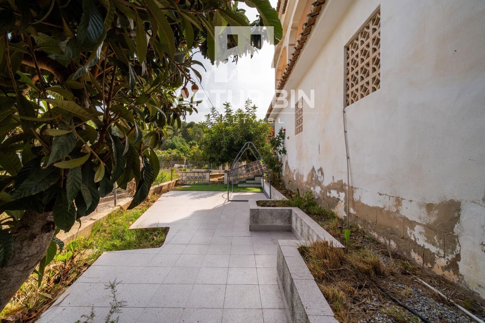 7 bedroom Villa for sale in Corbera with garage - € 200,000 (Ref: 9878890)