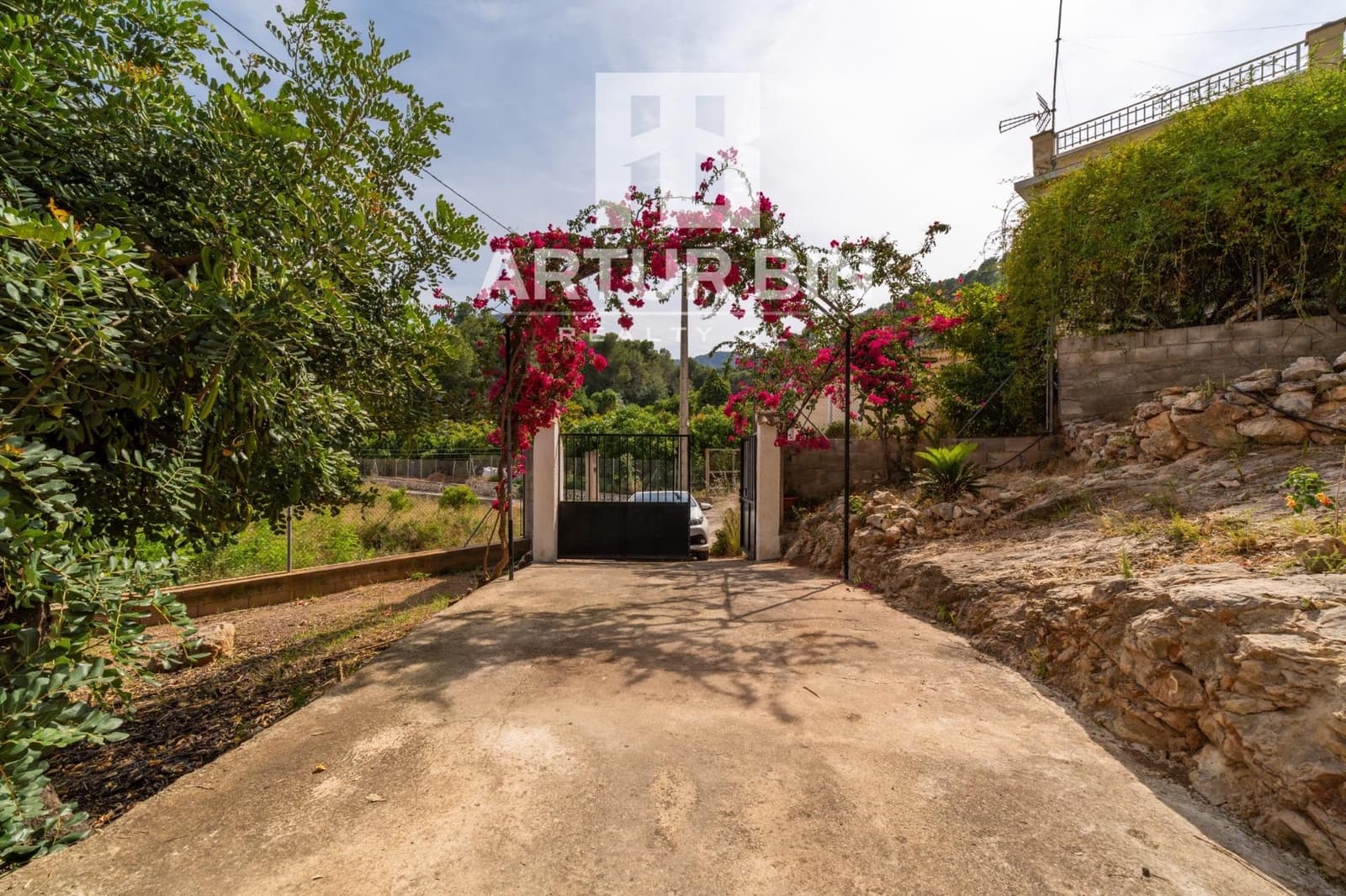 7 bedroom Villa for sale in Corbera with garage - € 200,000 (Ref: 9878890)