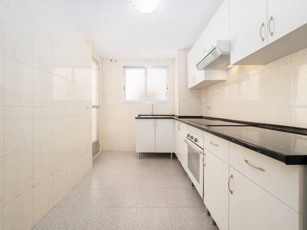 3 sovrum Lägenhet att hyra i Burjassot - 450 € (Ref: 9878891)