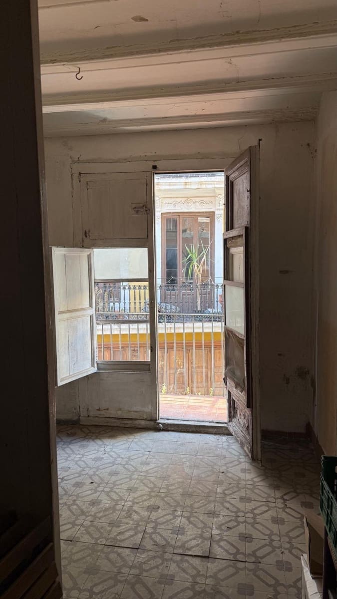 2 slaapkamer Flat te koop in Valencia stad - € 250.000 (Ref: 9881959)