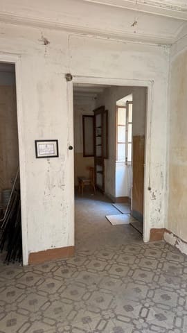 2 slaapkamer Flat te koop in Ciutat Vella, Valencia stad - € 250.000 (Ref: 9881959)