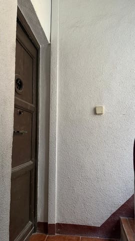 2 slaapkamer Flat te koop in Ciutat Vella, Valencia stad - € 250.000 (Ref: 9881959)