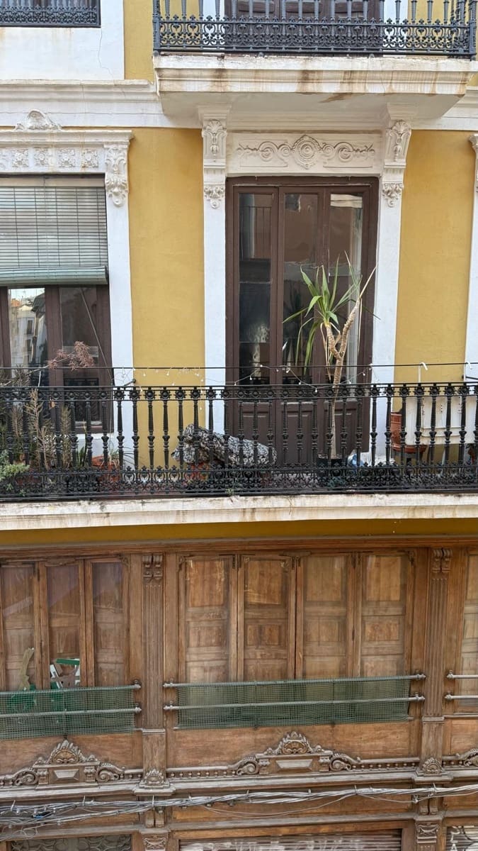 2 slaapkamer Flat te koop in Valencia stad - € 250.000 (Ref: 9881959)