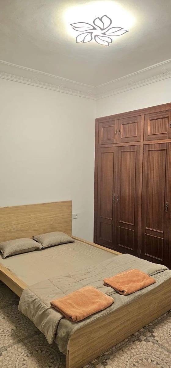 4 slaapkamer Appartement te huur in Mislata - € 450 (Ref: 9881960)