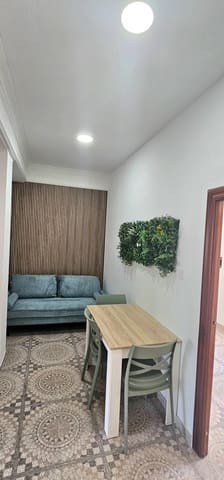4 slaapkamer Appartement te huur in Mislata - € 450 (Ref: 9881960)