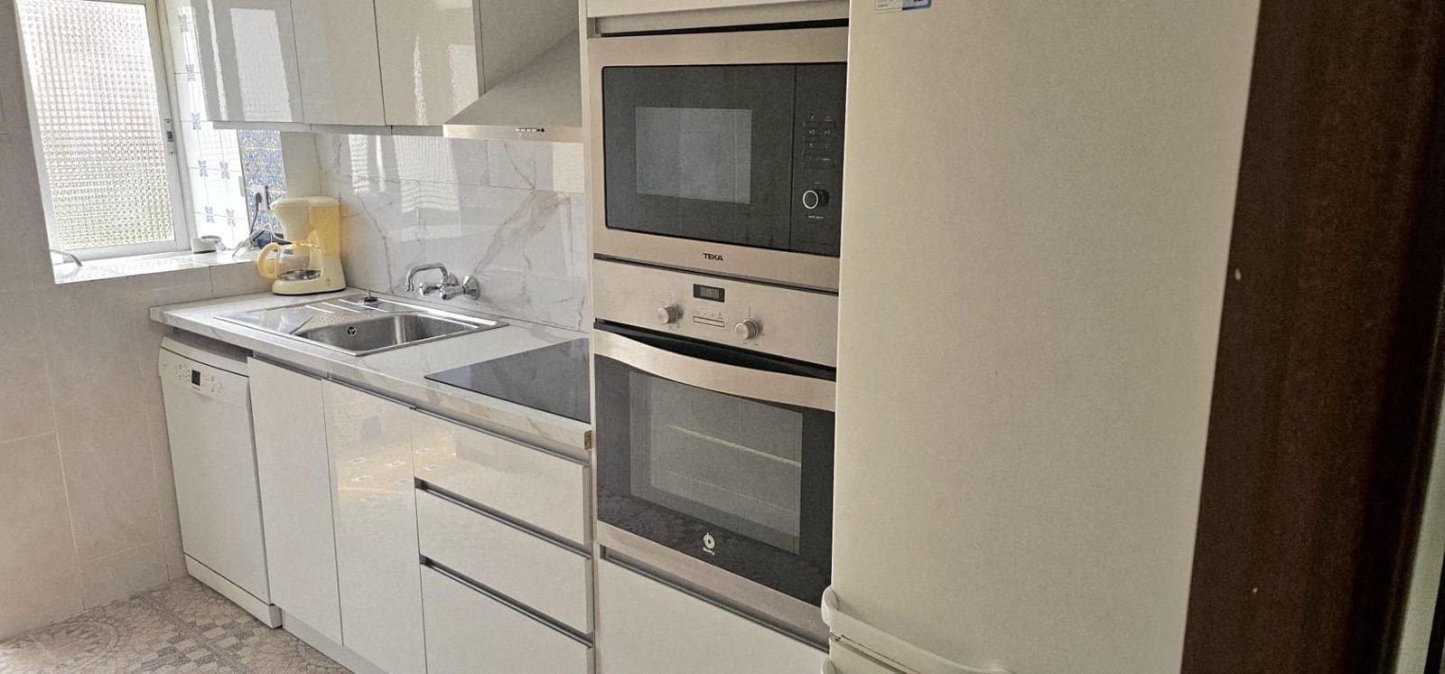 4 slaapkamer Appartement te huur in Mislata - € 450 (Ref: 9881960)
