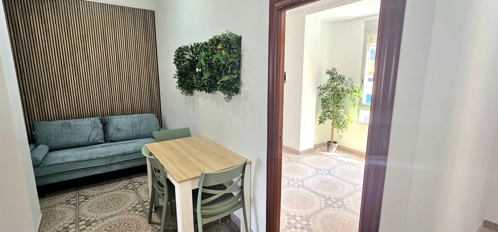 4 slaapkamer Appartement te huur in Mislata - € 450 (Ref: 9881960)