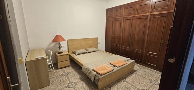 4 slaapkamer Appartement te huur in Mislata - € 450 (Ref: 9881960)