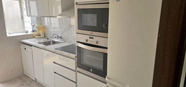 4 slaapkamer Appartement te huur in Mislata - € 450 (Ref: 9881960)