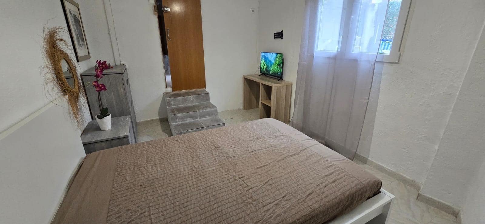 Apartamento de 4 habitaciones en València ciudad en alquiler - 400 € (Ref: 9881961)