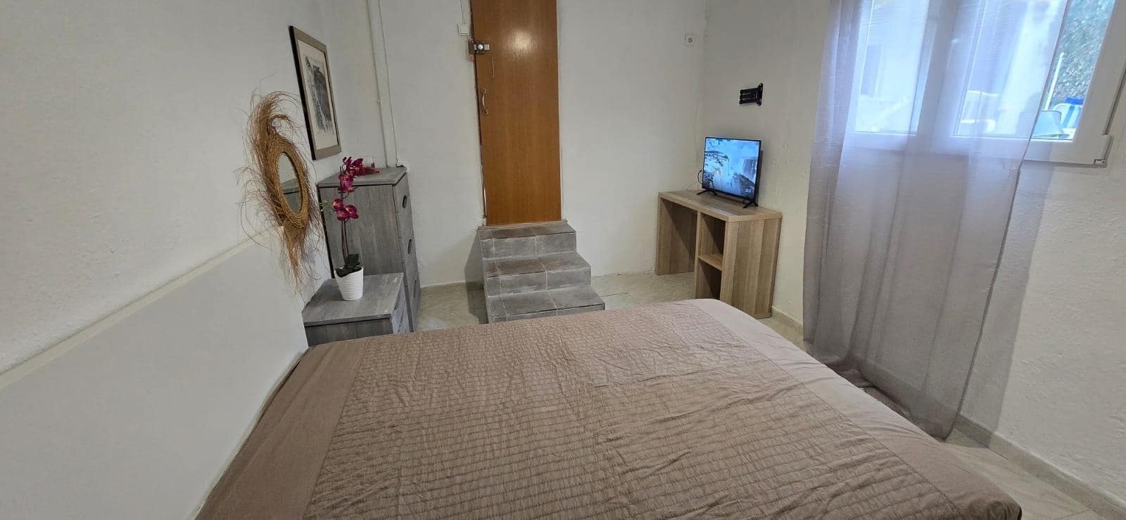 Apartamento de 4 habitaciones en València ciudad en alquiler - 400 € (Ref: 9881961)