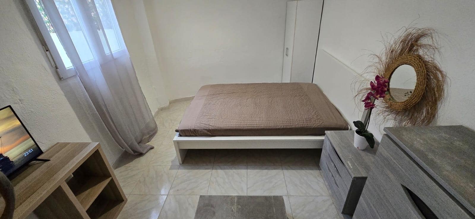 Apartamento de 4 habitaciones en València ciudad en alquiler - 400 € (Ref: 9881961)