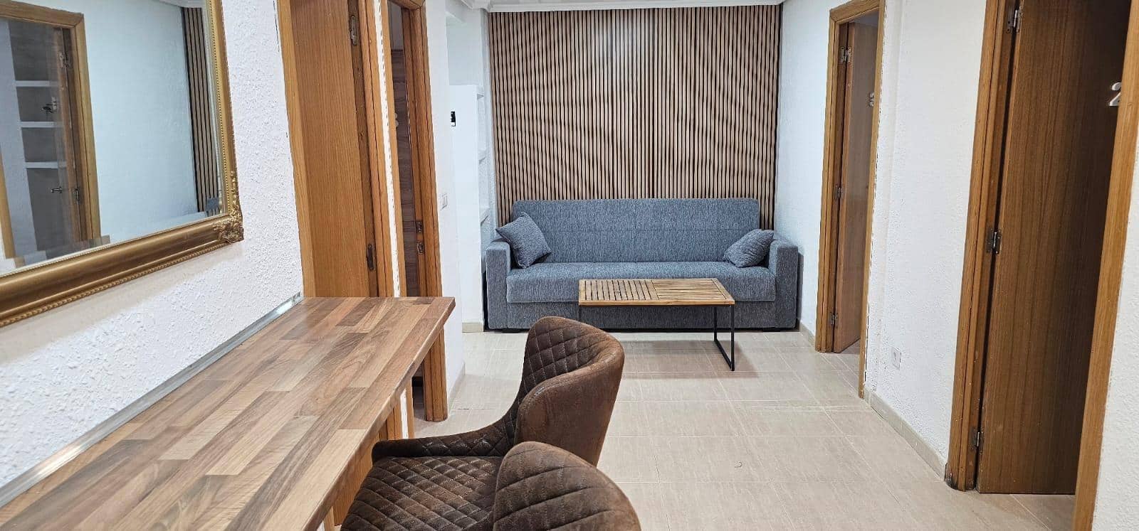 Apartamento de 4 habitaciones en València ciudad en alquiler - 400 € (Ref: 9881961)