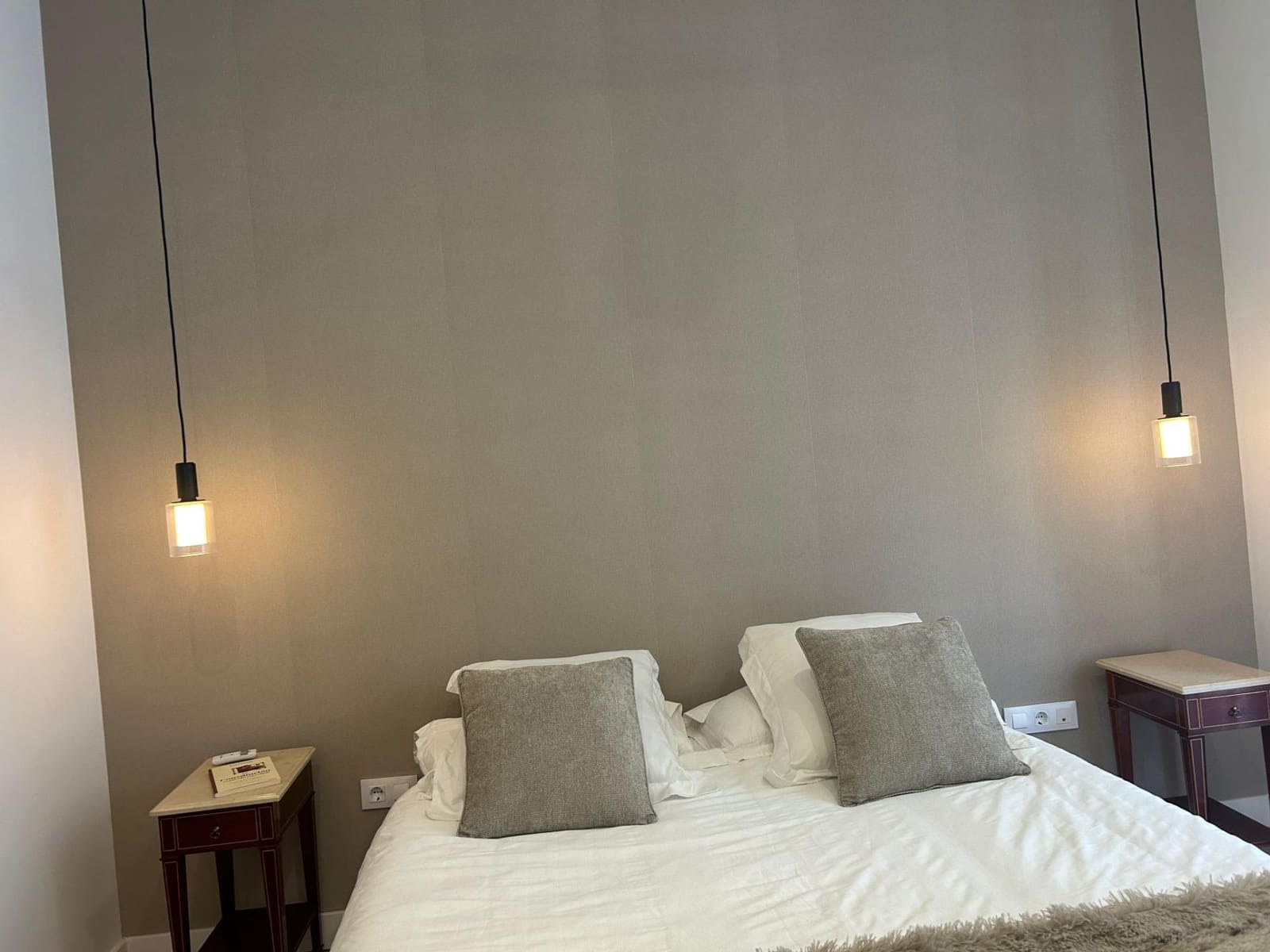 Piso de 3 habitaciones en València ciudad en alquiler - 2.500 € (Ref: 9890409)