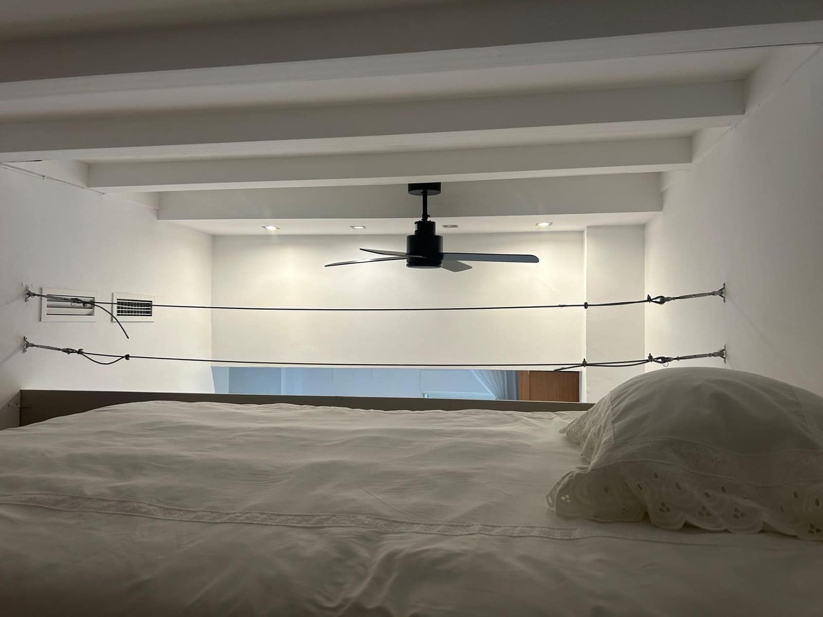 Piso de 3 habitaciones en València ciudad en alquiler - 2.500 € (Ref: 9890409)