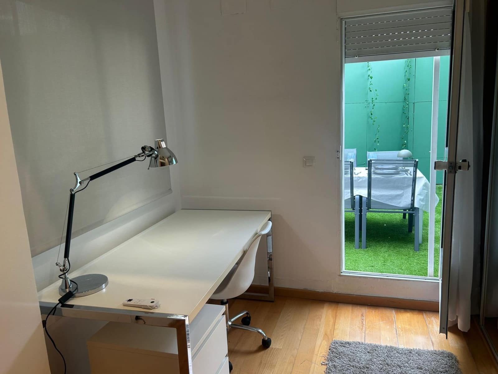 Piso de 3 habitaciones en València ciudad en alquiler - 2.500 € (Ref: 9890409)